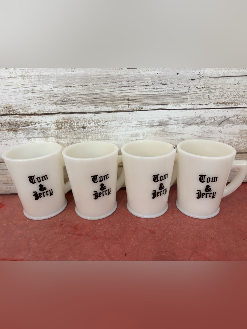 Set of 4 vintage McKee milkglass 1950s Tom & Jerry mugs